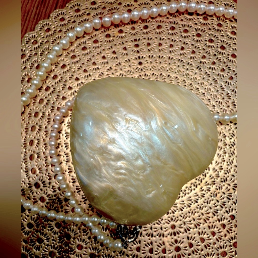 Pearls Purse - Picture 5 of 7